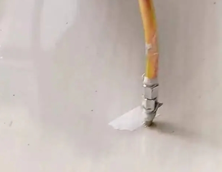 潜江瓷砖空鼓维修公司专业解答在瓷砖铺贴过程中，如果使用的砂料过粗（如全部使用了粗砂），可能会导致以下问题